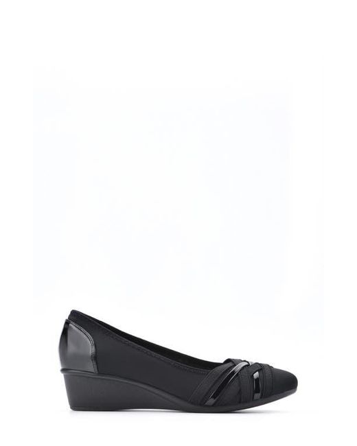 White Mountain Black Bowie Wedge Pump