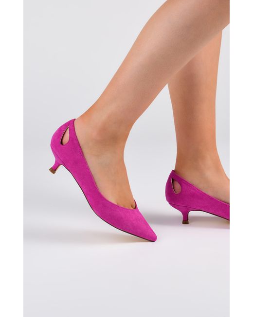 Journee Collection Journee Goldie Kitten Heel Pump in Black Lyst