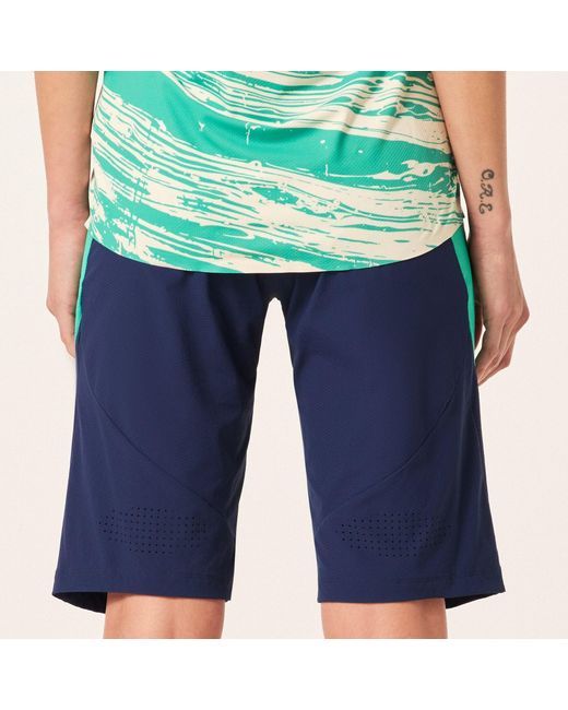 Oakley Green W. Seeker Airline Short
