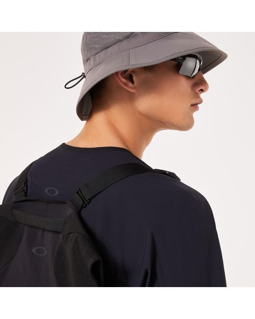 Oakley Black Versatile Multi-Pocket Latitude Flex Vest for men
