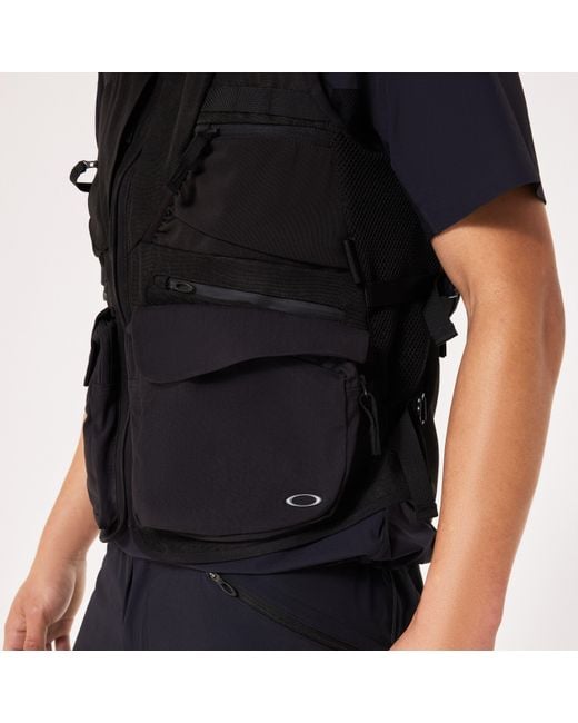 Oakley Black Versatile Multi-Pocket Latitude Flex Vest for men