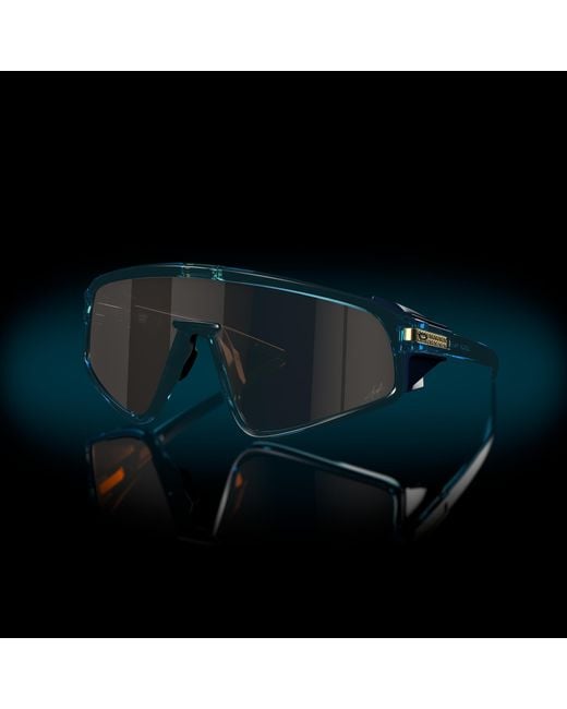Kylian Mbappé Signature Series LatchTM Panel Sunglasses di Oakley in Blue