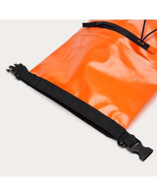 Oakley Barrel 10l Dry Bag in Orange for Men | Lyst
