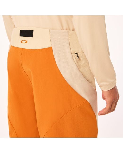 Oakley Latitude Arc Short in Orange für Herren