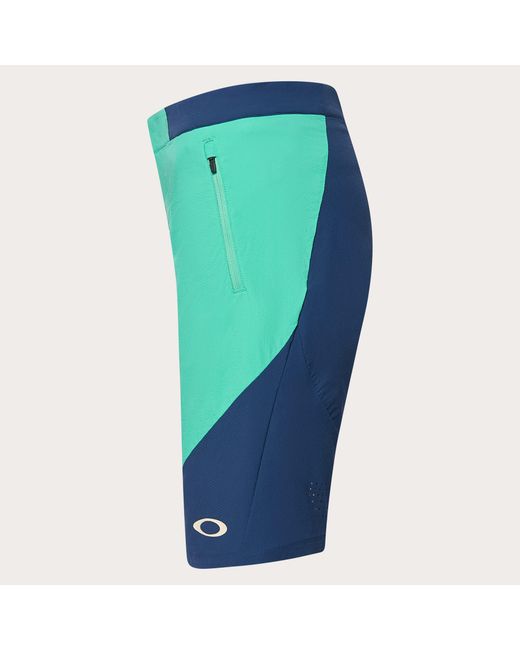 Oakley Green W. Seeker Airline Short