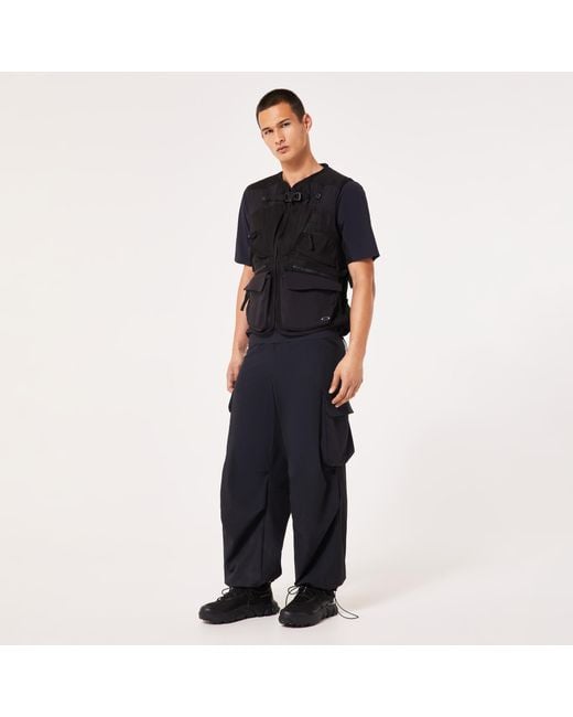 Oakley Black Versatile Multi-Pocket Latitude Flex Vest for men