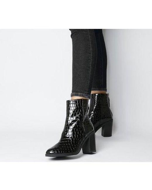 ankle boots with zip at back