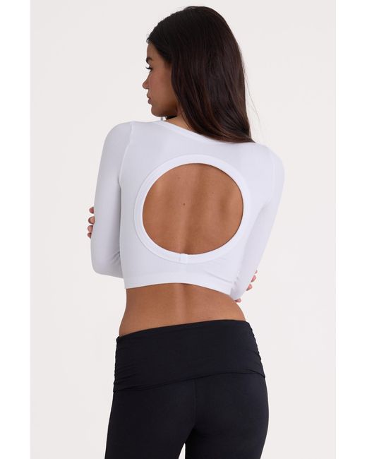 BO+TEE White Seamless Soft Rib Cut-Out Crop Top