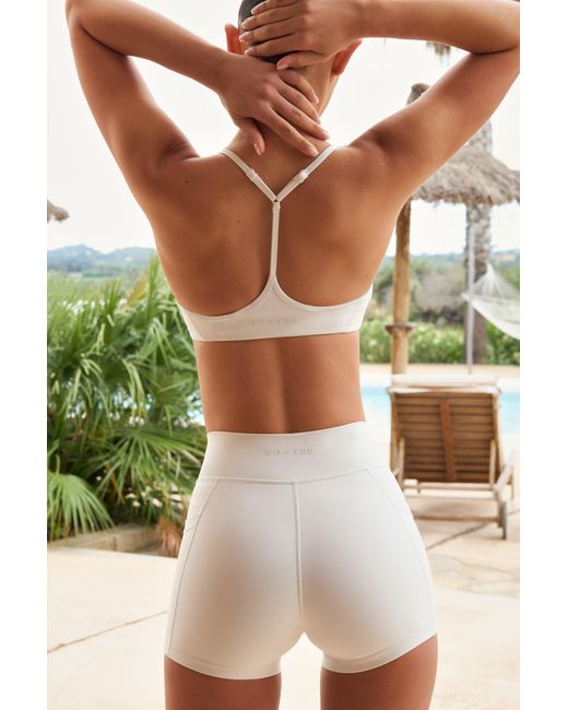 BO+TEE White Soft Active Pocket V-Waist Mini Shorts