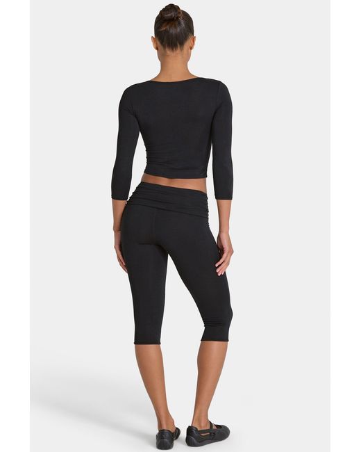 BO+TEE Black Buttercloud Capri Leggings