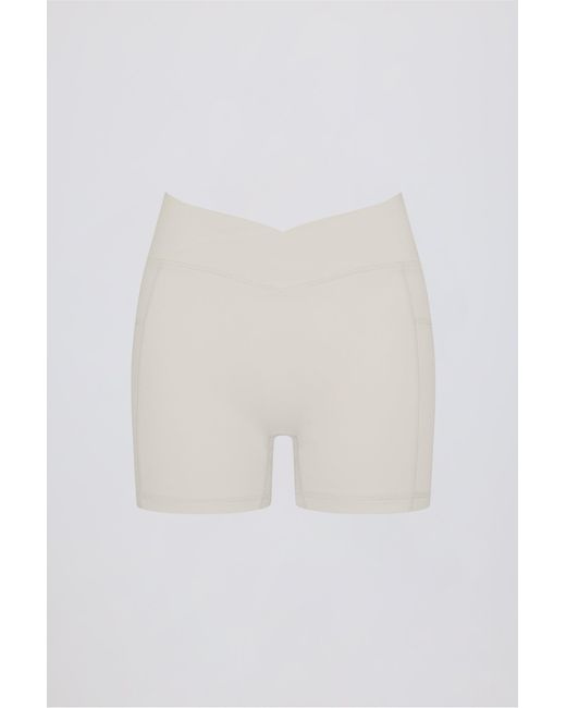 BO+TEE White Soft Active Pocket V-Waist Mini Shorts