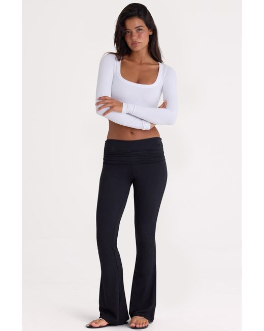 BO+TEE White Seamless Soft Rib Cut-Out Crop Top