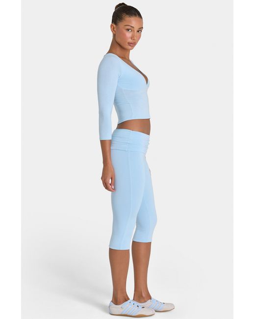 BO+TEE Blue Buttercloud Capri Leggings