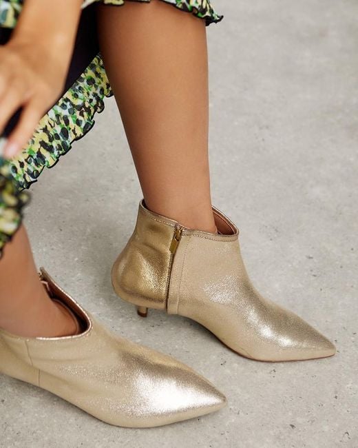 Oliver Bonas Pointed Kitten Heel Leather Boots in Natural | Lyst