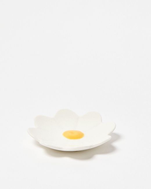 Oliver Bonas Natural Daisy Ceramic Ring Dish