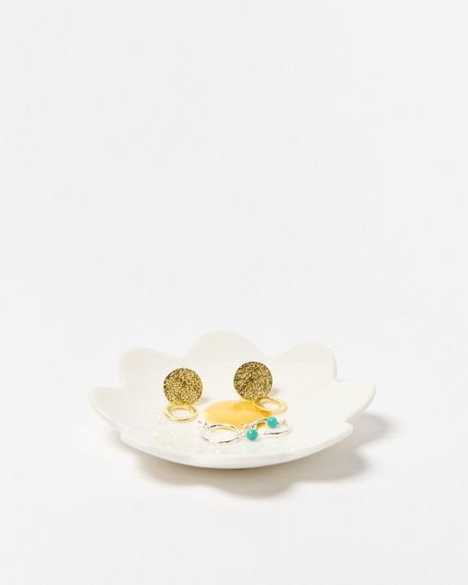 Oliver Bonas Natural Daisy Ceramic Ring Dish