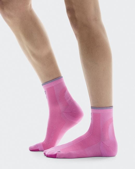 Elite Run Sock Mid On Shoes en coloris Pink