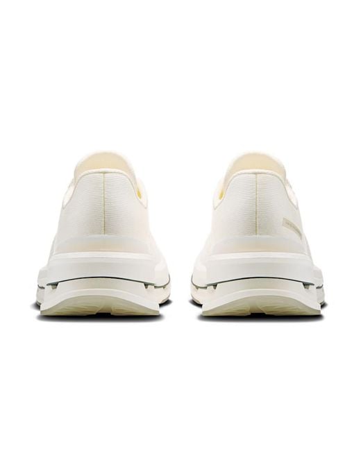 On Shoes White Cloudrise Cycl 1.1
