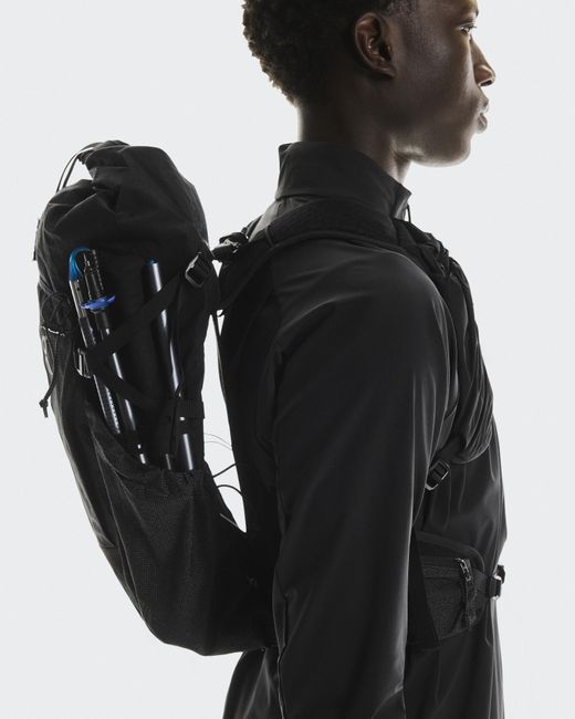 On Shoes Black Trail Pack 20L