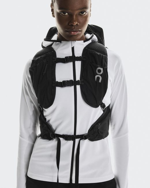 On Shoes Black Trail Pack 20L