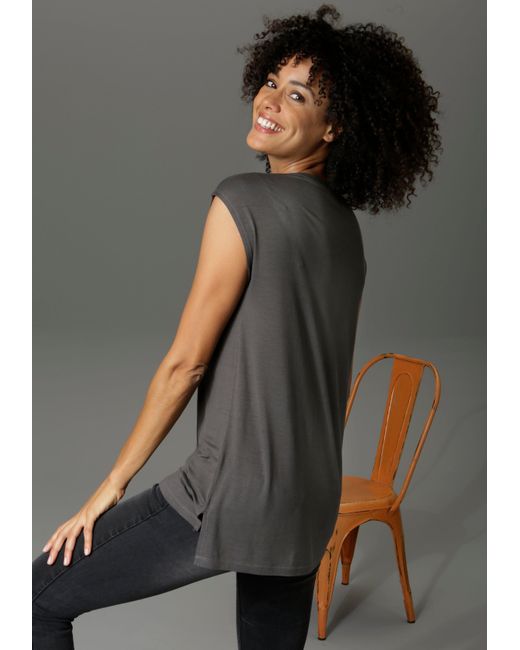 Aniston CASUAL Gray T-Shirt mit Frontdruck, teilweise glitzernder Folienprint