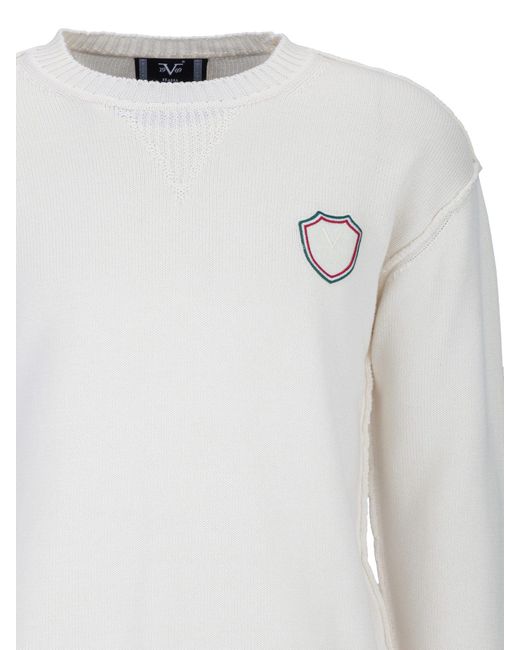 19V69 Italia by Versace Strickpullover KRIS Pullover Basic mit Logopatch aus kompakter Baumwolle in White für Herren