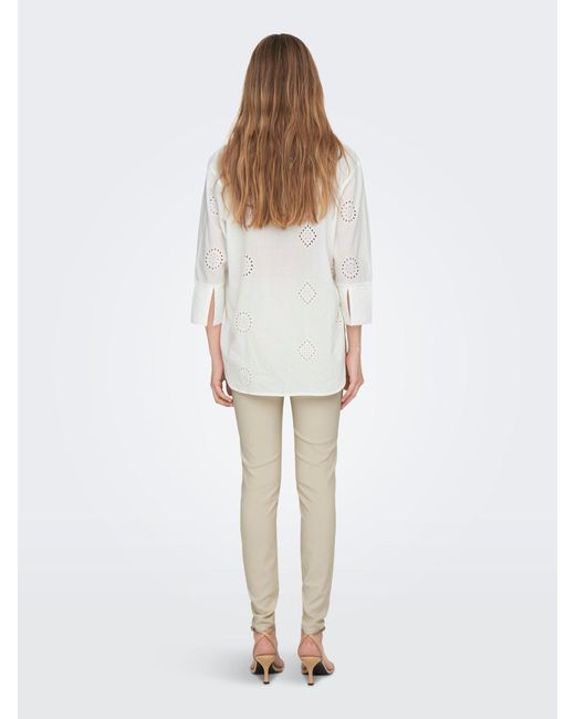 Jacqueline De Yong White Blusenshirt Trendiges Hemd mit Lochstickerei und längerer Rückenpartie 7443 in Weiß