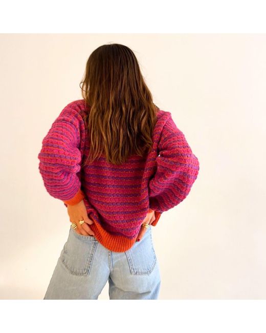 suebidou Red Rundhalspullover Moderner Langarm-Pullover mit stylischem Welleneffekt