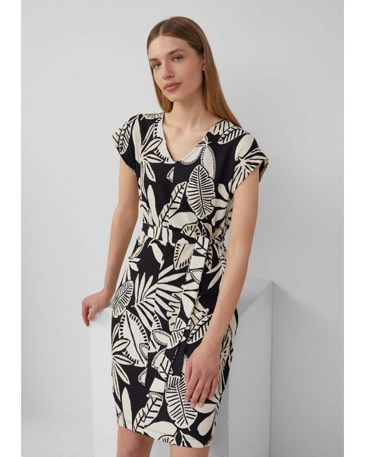 S.oliver White Minikleid Strukturiertes Jerseykleid mit All-over-Print und Gürtel