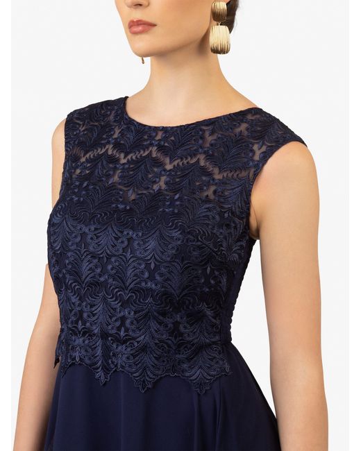 Kraimod Blue Abendkleid aus hochwertigem Polyester Material mit Rundhalsausschnitt