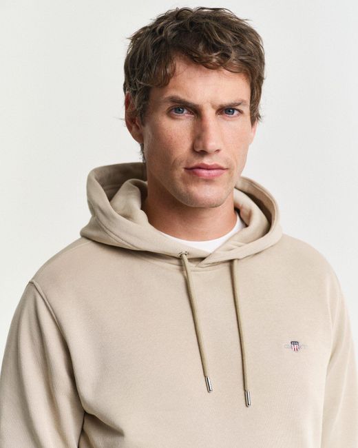Gant REG SHIELD HOODIE mit Logostickerei auf der Brust in Natural für Herren