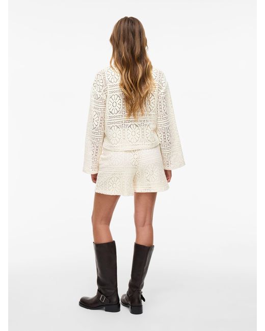 Vila White Kurze Häkelspitze- mit Blumenmuster VIMERINDA CROCHET HW SHORTS