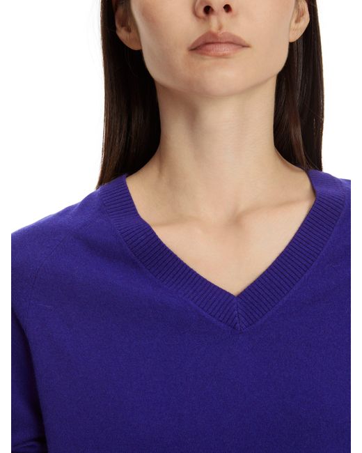 Marc Cain Blue Strickpullover V-Neck-Pullover "Rethink Together" mit leichten Fledermausärmeln