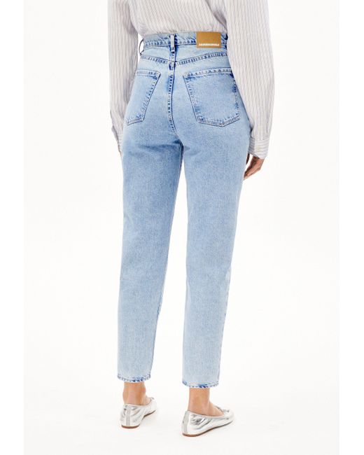 ARMEDANGELS Blue Boyfriend-Jeans MAIRAA Mom Fit aus recycelter Baumwolle (1-tlg) 5-Pocket-Style