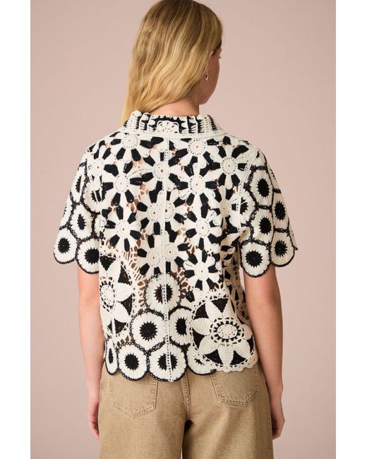 Next White Kurzarmbluse Bluse mit Häkelblumen aus 100 % Baumwolle (1-tlg)