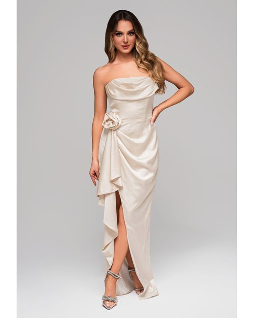 Ombre White Abendkleid Elegantes trägerloses Maxikleid mit und Rosendetail Fließende Drapierung