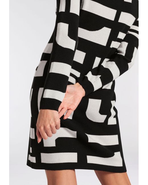 Boysen's White Strickkleid mit modischem Grafik-Allover-Muster
