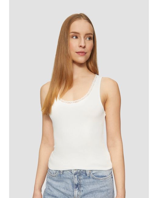QS White Shirttop Ripptop mit Spitze am Ausschitt Paspel