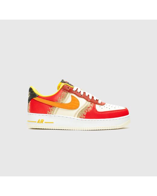 men's white and yellow air force 1