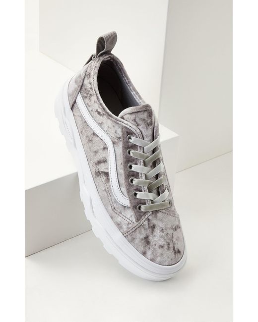 Vans Crushed Velvet Sentry Old Skool Wc Sneakers in Silver (Metallic