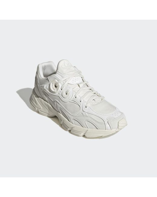 adidas originals astir sneakers in wonder white