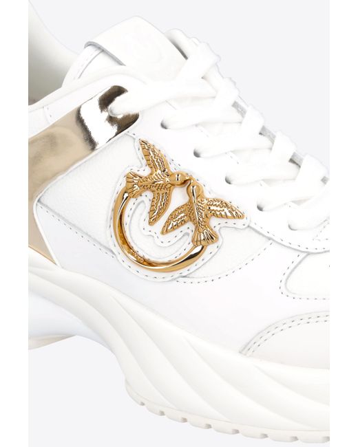 Sneakers Ariel con inserto effetto specchio di Pinko in White