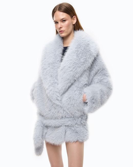 Chaqueta Blusón Efecto Pelo Con Cinturón Pinko de color Blue