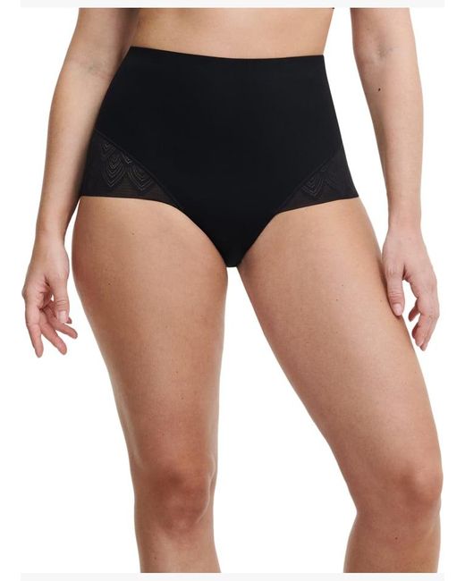 Culotte Gainante Taille Haute En Dentelle Chantelle en coloris Black