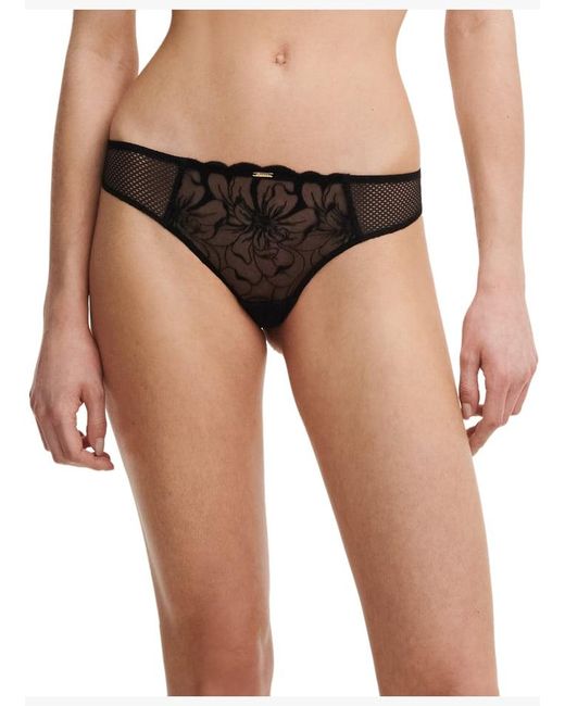 Tanga Broderie Florale Chantelle en coloris Black