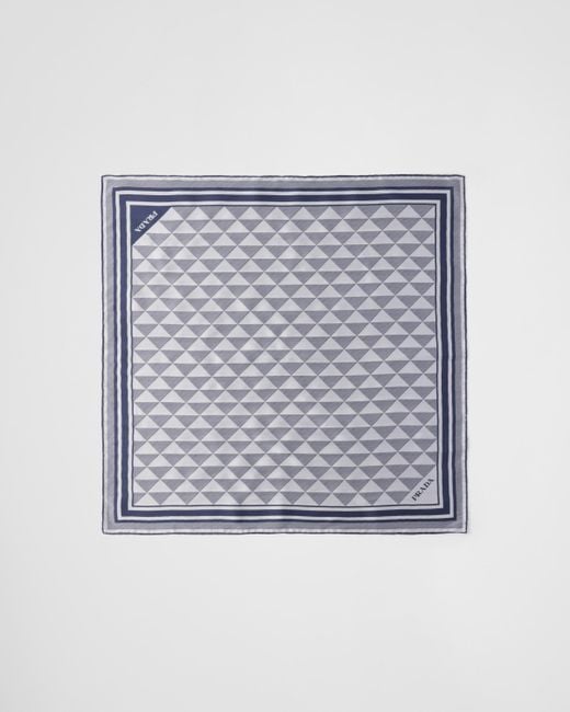 Prada Gray Seidenschal Mit Print