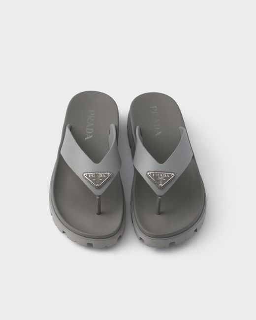 Prada Zehensteg-Sandalen Aus Gummi in Gray für Herren