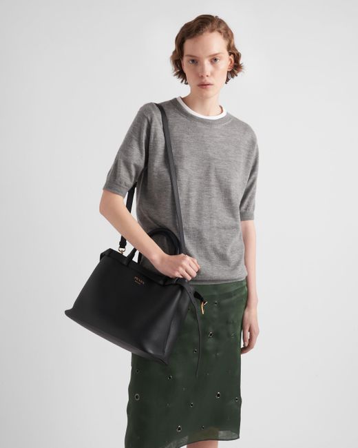 Prada Black Mittelgroße Buckle Handtasche Aus Leder Mit Doppeltem Gürtel