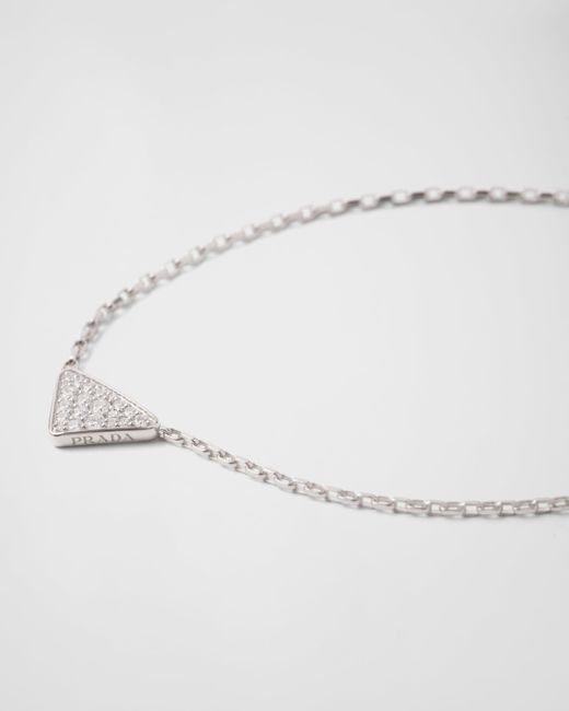 Collier Avec Mini Pendentif Triangulaire Eternal En Or Blanc Et Diamants Prada en coloris White