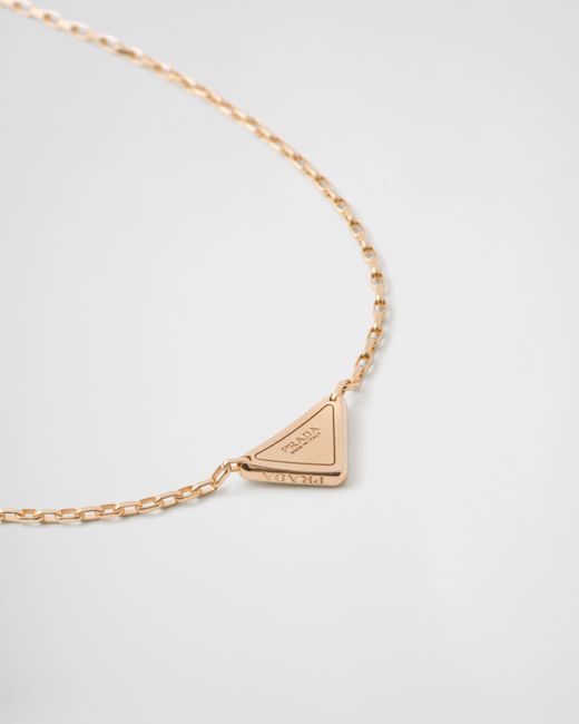 Collier Avec Mini Pendentif Triangulaire Eternal En Or Jaune Et Diamants Prada en coloris White